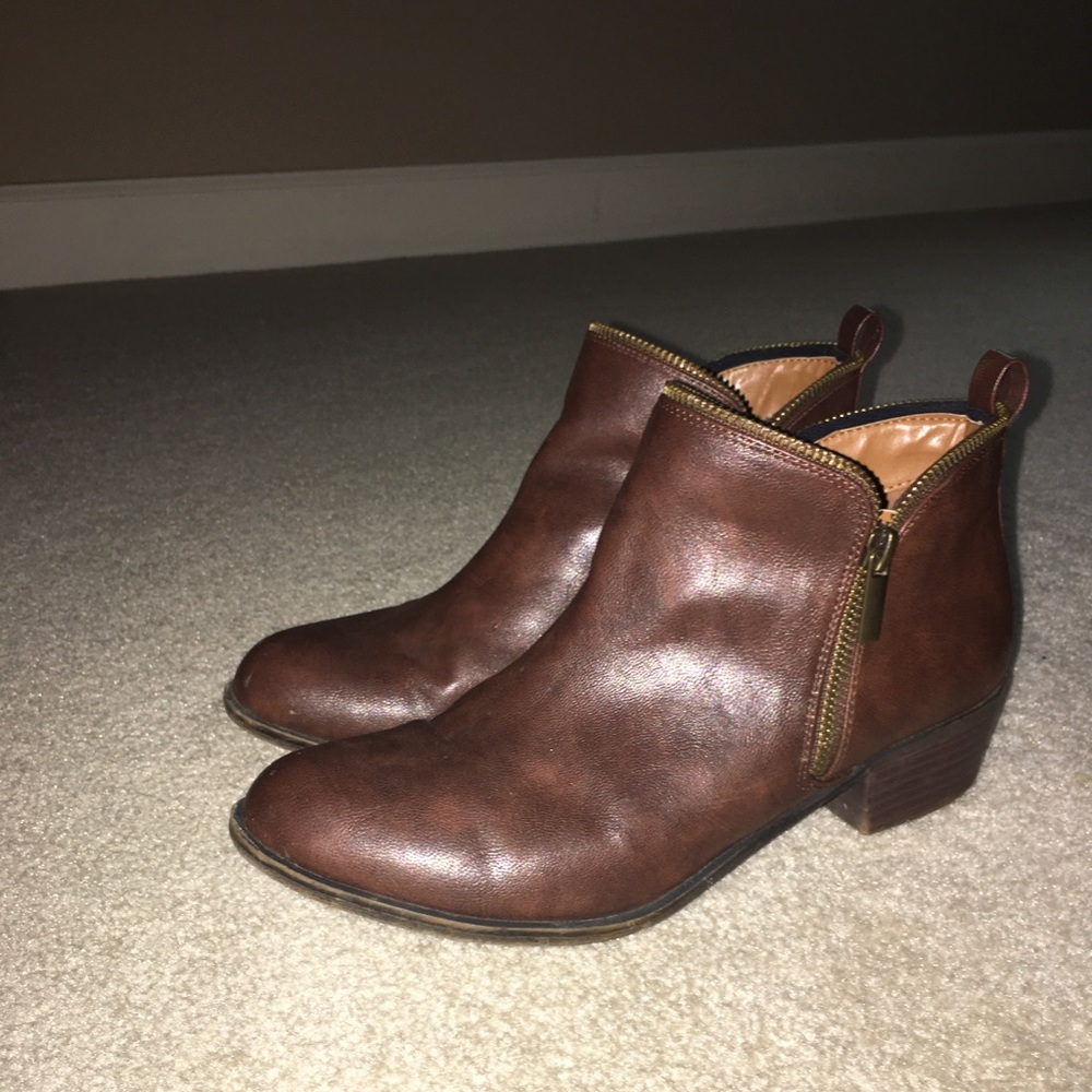BONGO brown leather booties